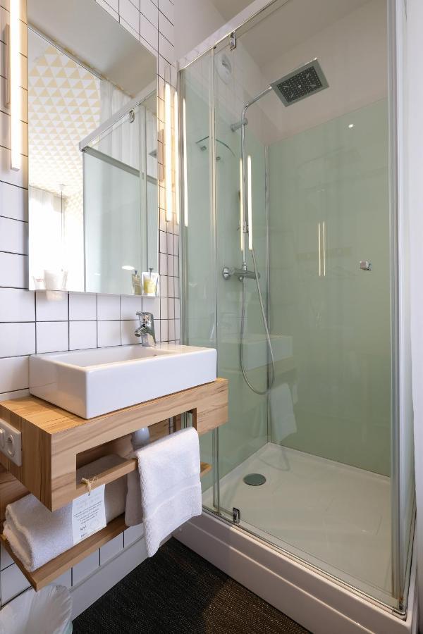 Hotel Et Apparts Marin Laval  Zewnętrze zdjęcie