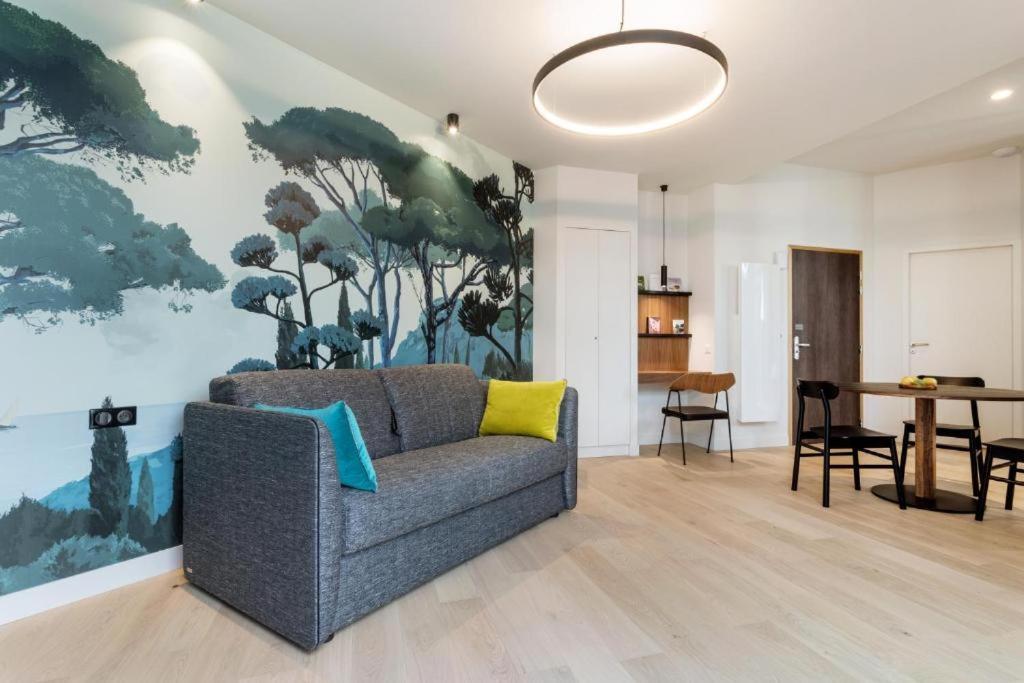 Hotel Et Apparts Marin Laval  Zewnętrze zdjęcie