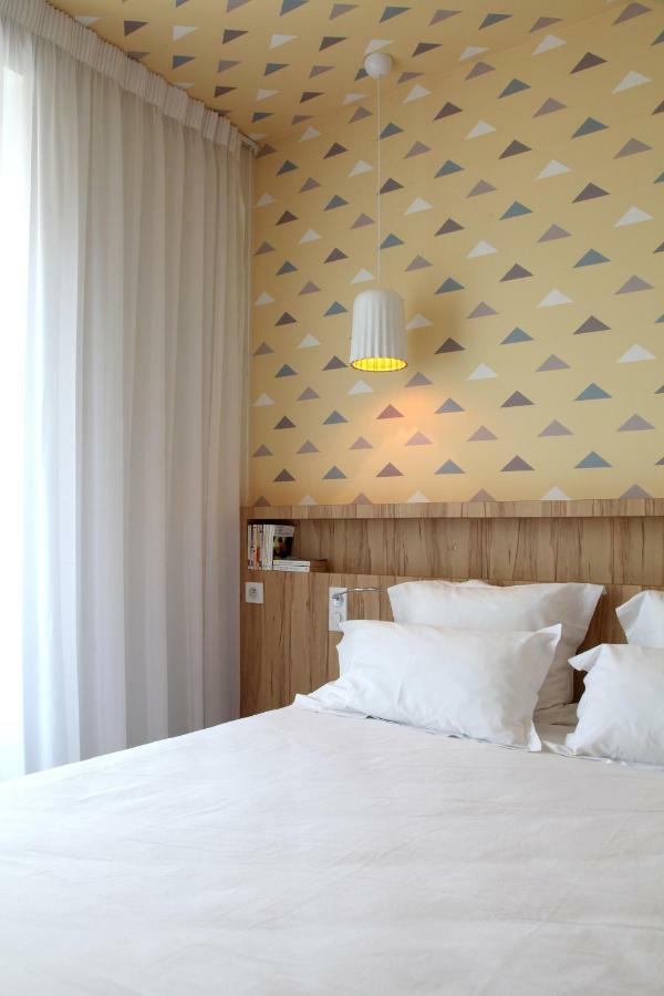 Hotel Et Apparts Marin Laval  Zewnętrze zdjęcie