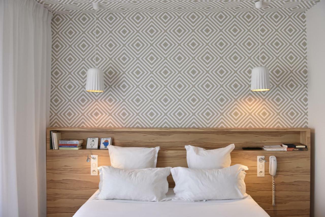 Hotel Et Apparts Marin Laval  Zewnętrze zdjęcie