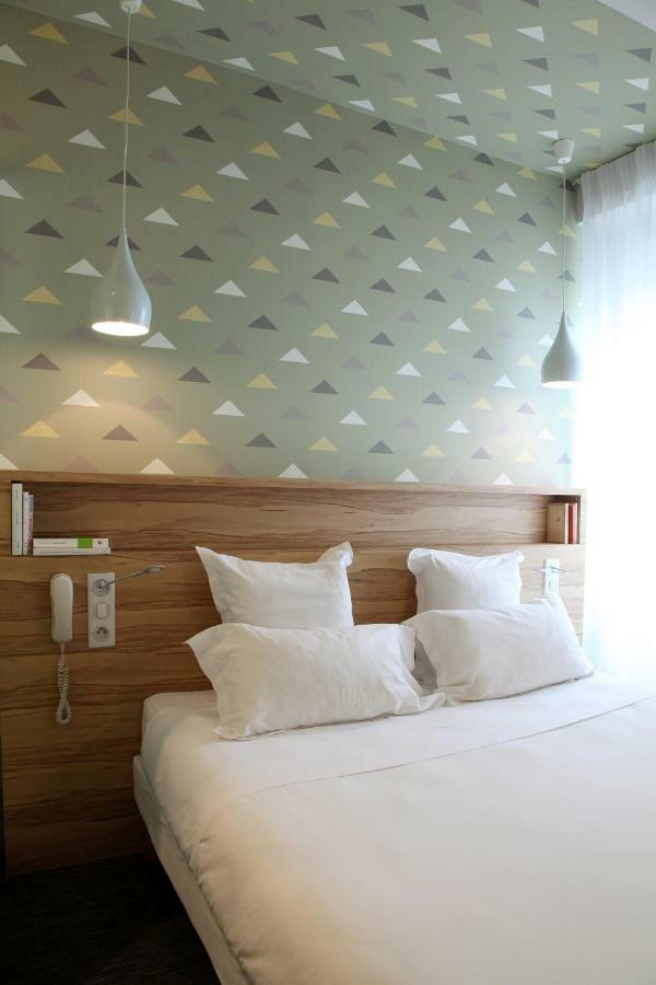 Hotel Et Apparts Marin Laval  Zewnętrze zdjęcie